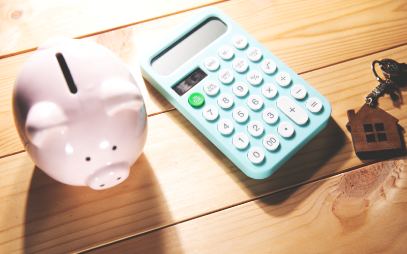 tirelire et calculatrice pour TVA